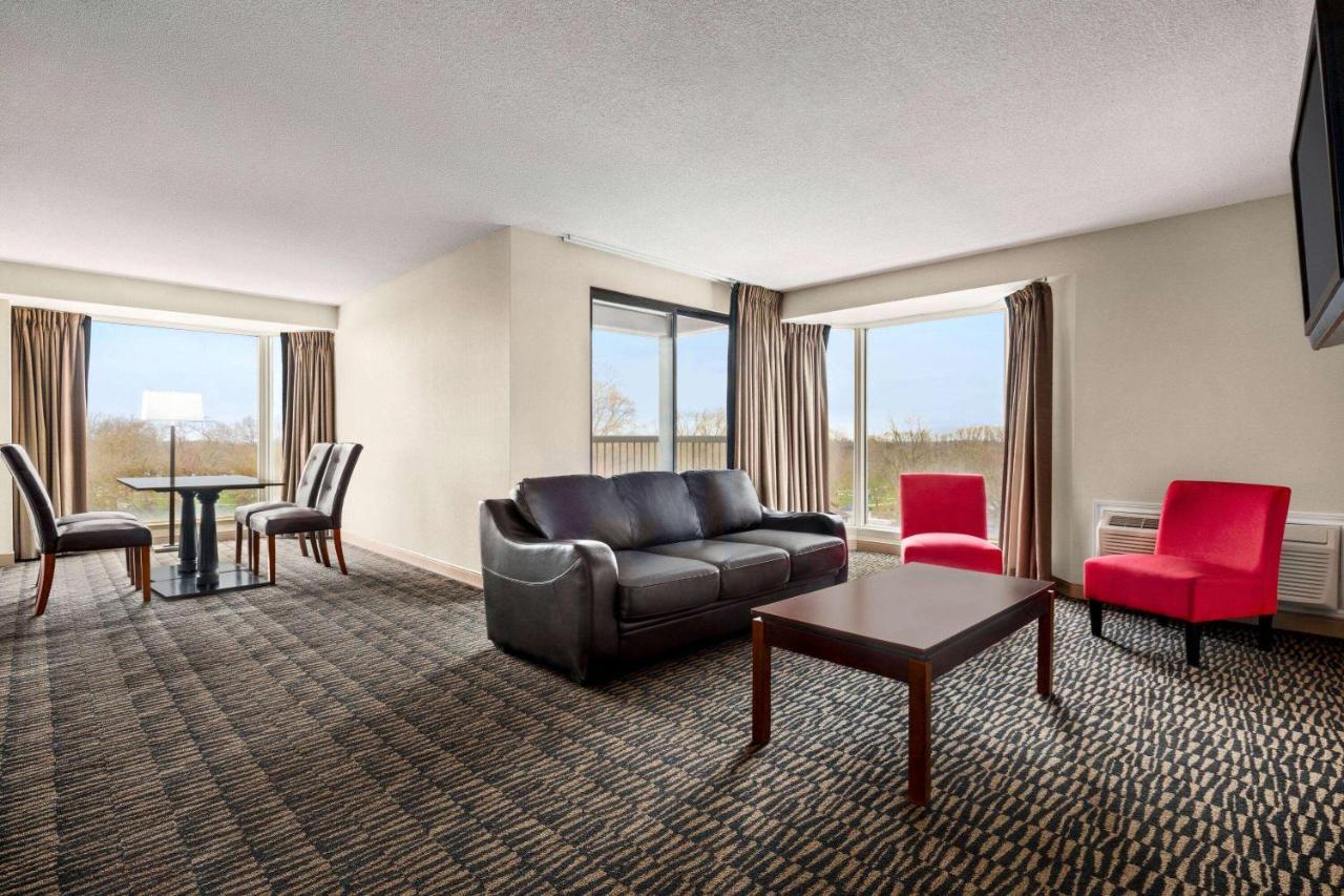 Ramada Plaza by Wyndham Niagara Falls Zewnętrze zdjęcie